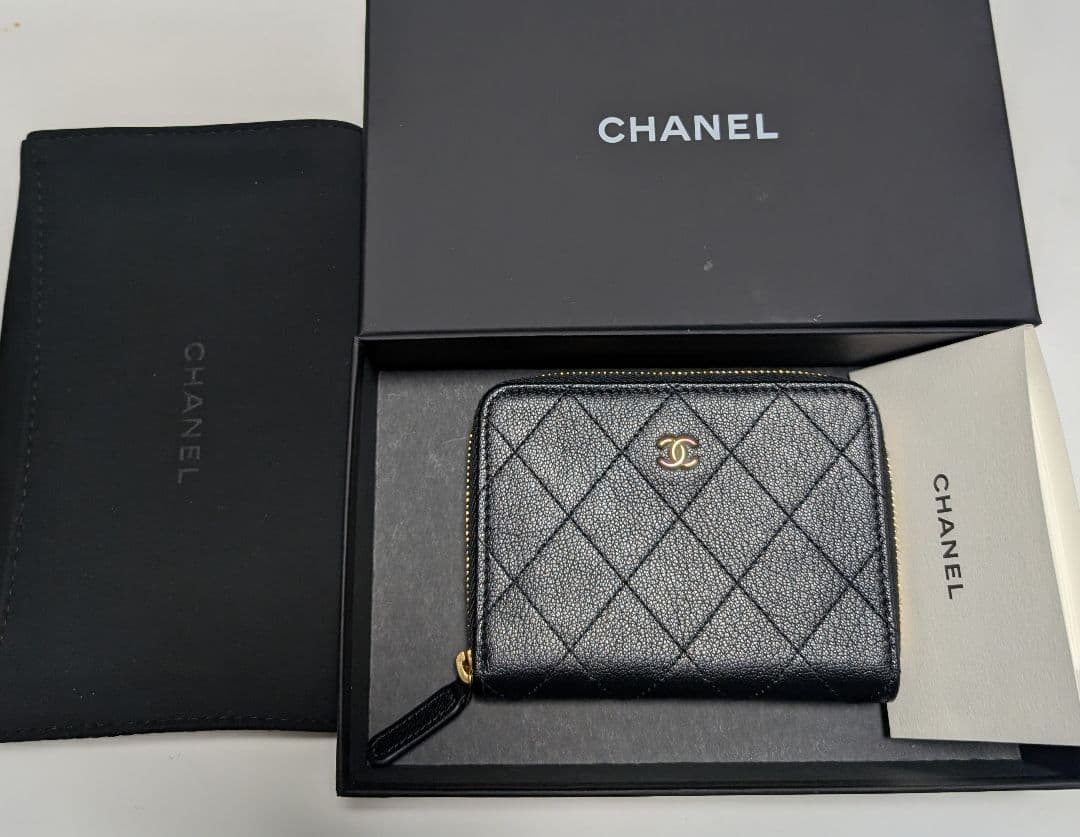 CHANEL 二つ折り財布　ブラック