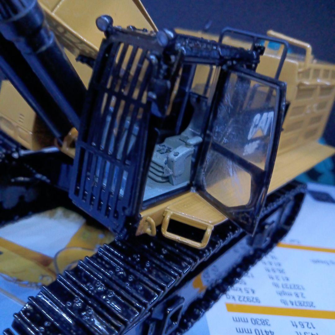 CAT 390FL ダイキャストスケールモデル 1:50