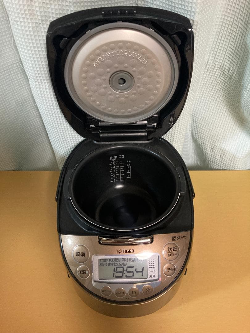★タイガーJKT-P100 IH炊飯ジャー2020年製 TIGER1L 5.5合