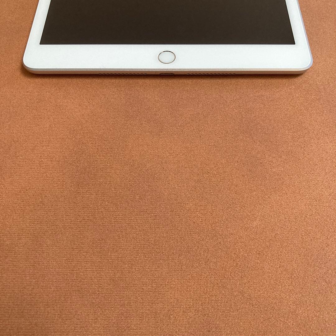 533【早い者勝ち】外観美品☆iPad8 第8世代 32GB SIMフリー☆