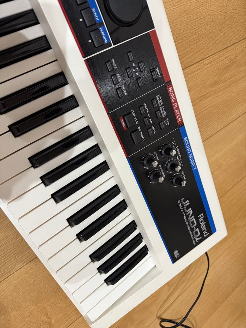【美品】Roland JUNO-Di ホワイト シンセサイザー