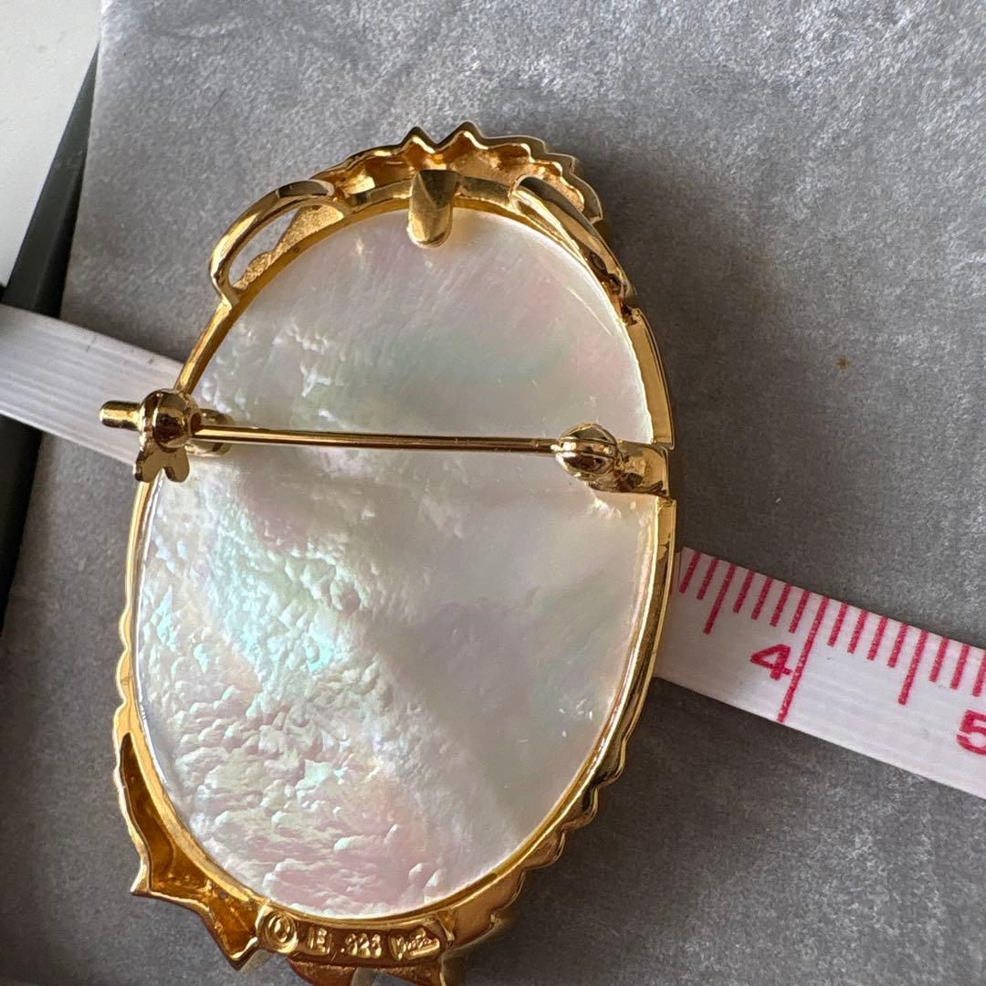 白蝶貝カメオ　ミュシャ(アイビー)IEI ペンダントトップOrブローチにも