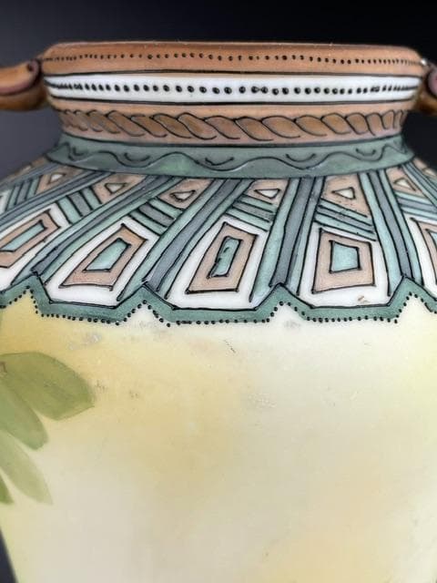 【超大型・訳アリ】オールドノリタケ 約３１．５㎝　花紋盛上げ花瓶 クレマチス