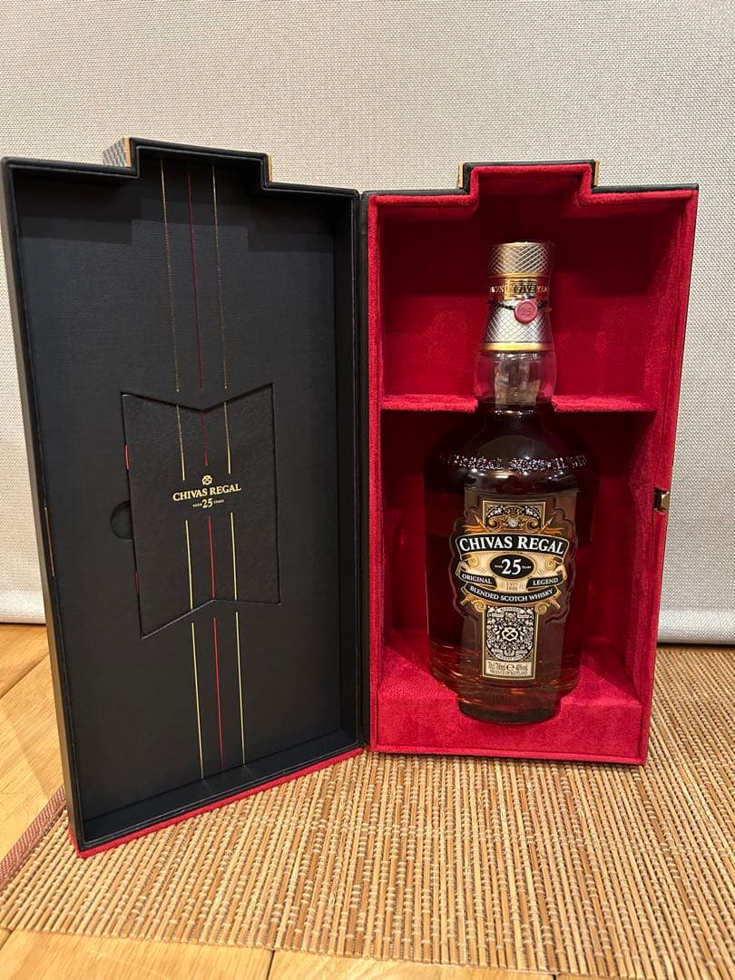 CHIVAS REGAL 25年 ウイスキー ギフトボックス付き