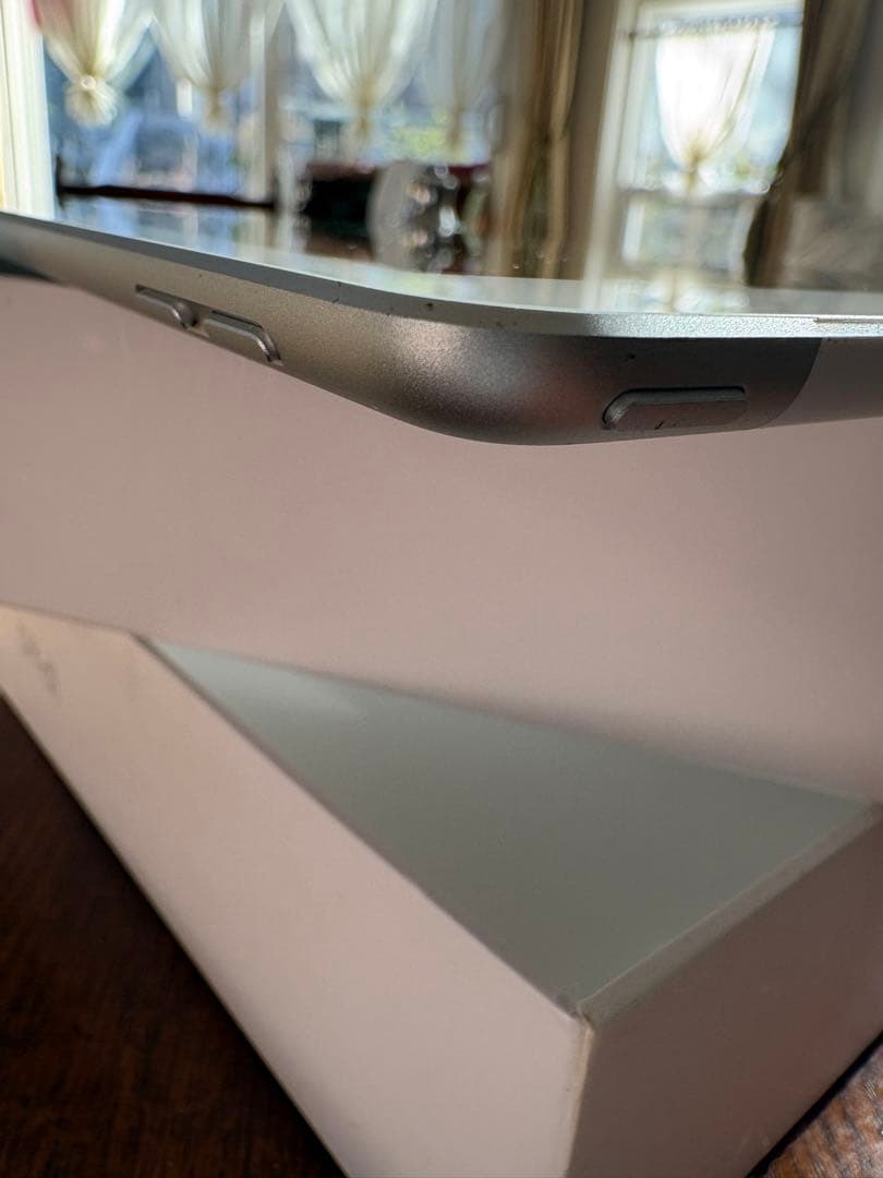 第6世代 iPad 10.2インチ 未使用に近い バッテリー容量96%