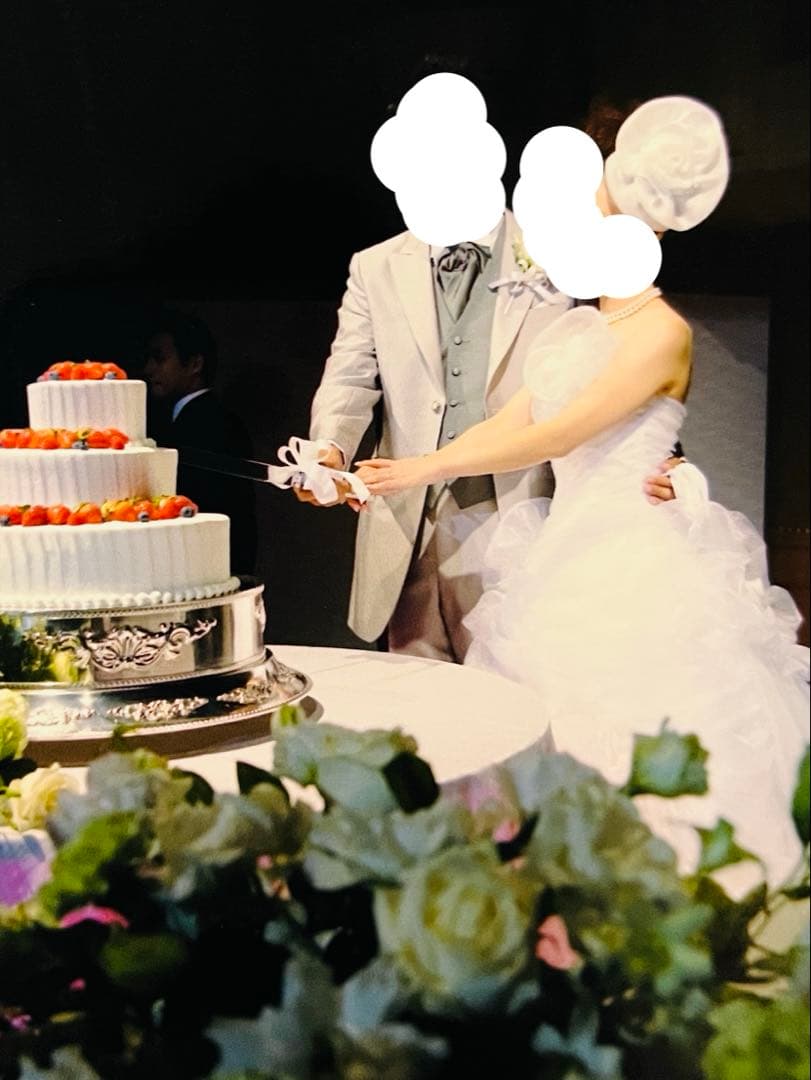 桂由美ウェディングドレス　sサイズ定価33万円ヘッドドレス付