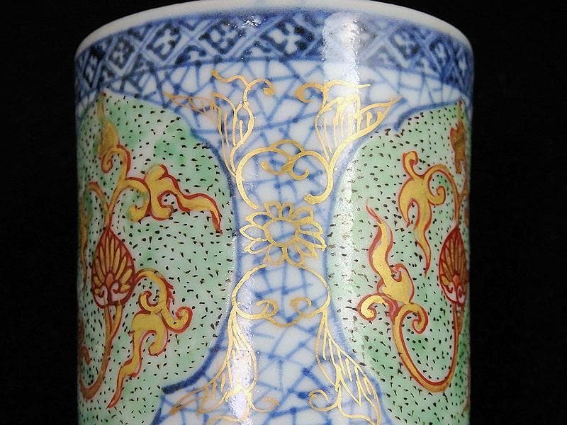 古伊万里　染錦　一つ葵に唐草　氷裂紋の図　のぞき　猪口　E211AS-BXg