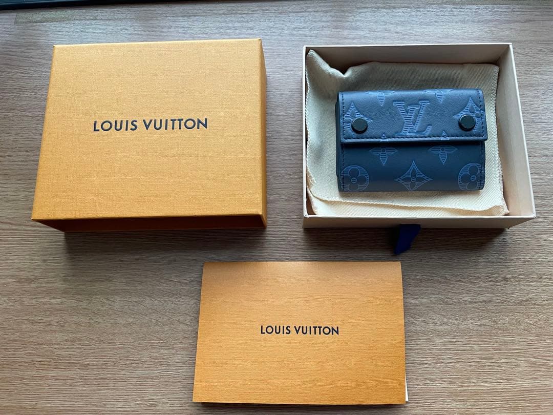 LOUIS VUITTON モノグラム シャドウディスカバリーコンパクト 財布