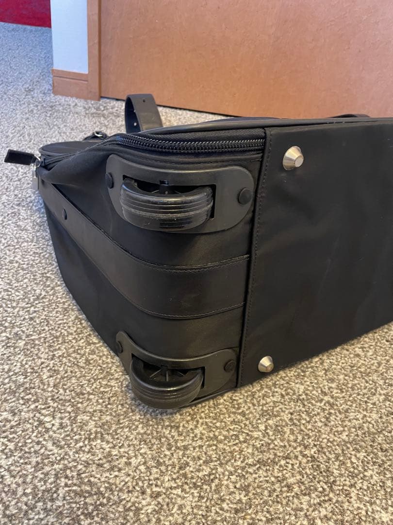 プラダ　スーツケース　PRADA