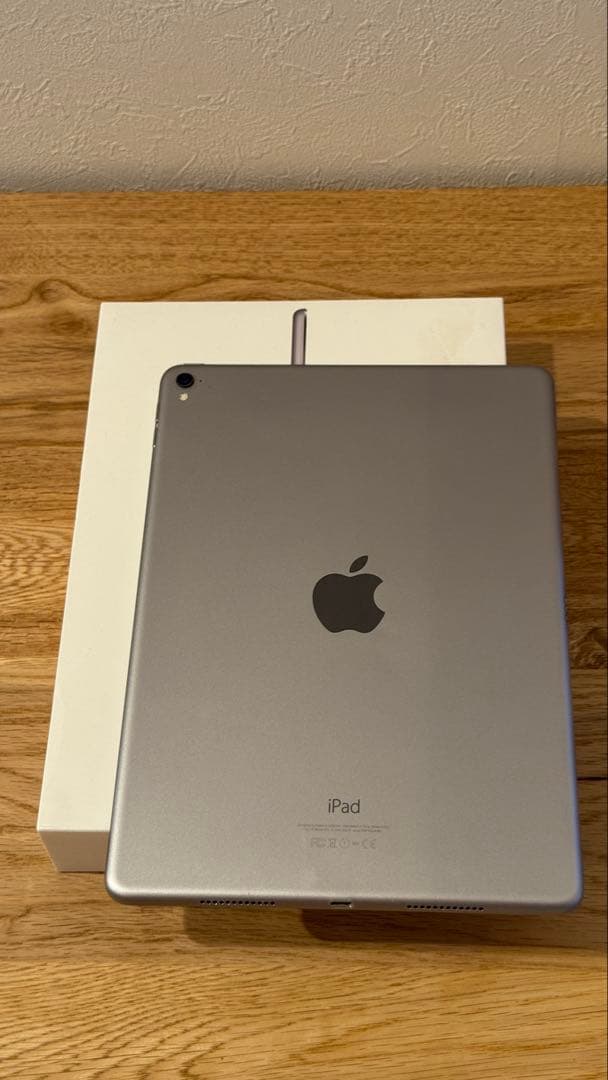 美品 iPad Pro 9.7インチ　128GB Wi-Fi 箱・ケース付