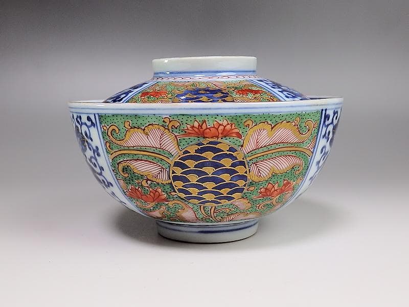 大聖寺伊万里 　染錦　牡丹に唐草吉祥紋図　蓋茶碗 　５客 　214AS- GGo