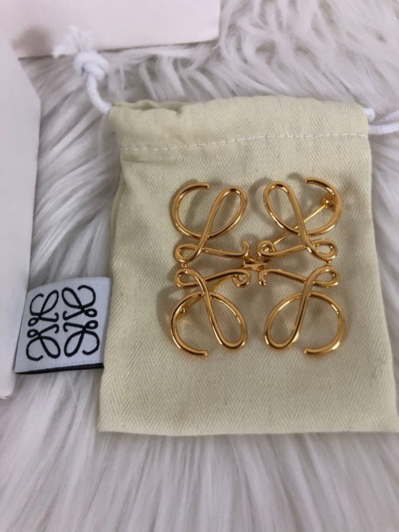 LOEWE ロエベ　アナグラムブローチ　ゴールド　レディース　ファッション