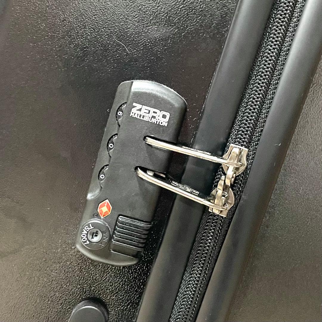 【未使用保管品】ゼロハリバートン 4輪 キャリーケース 84L ブラック タグ付