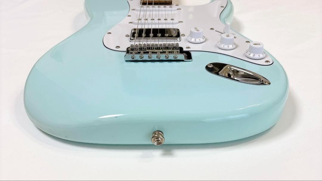 Bacchus ストラトタイプ エレキギター 水色　パステルカラー　バッカス