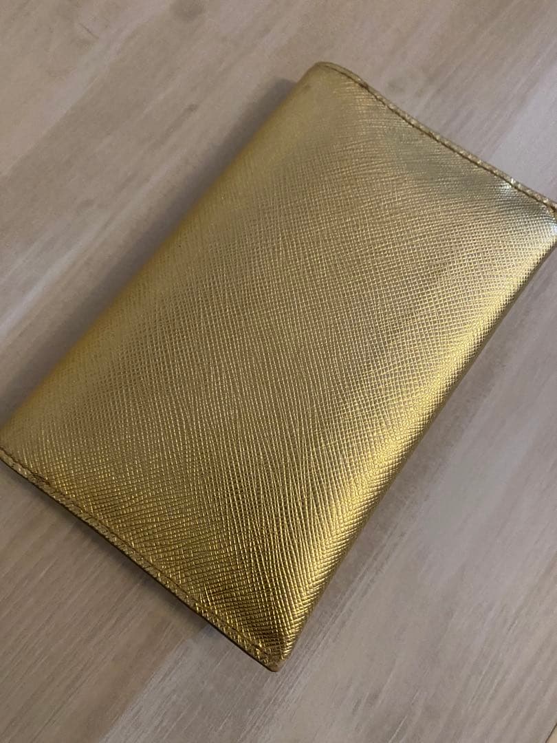PRADA サフィアーノ　ゴールド 二つ折り財布 カードケース