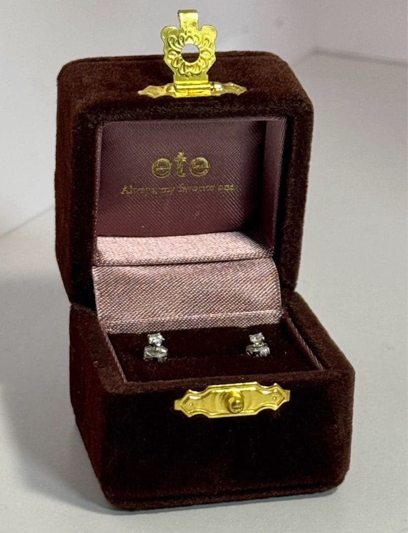 ち*こ様 【値下げ】ete PT900 ピアス ブライト