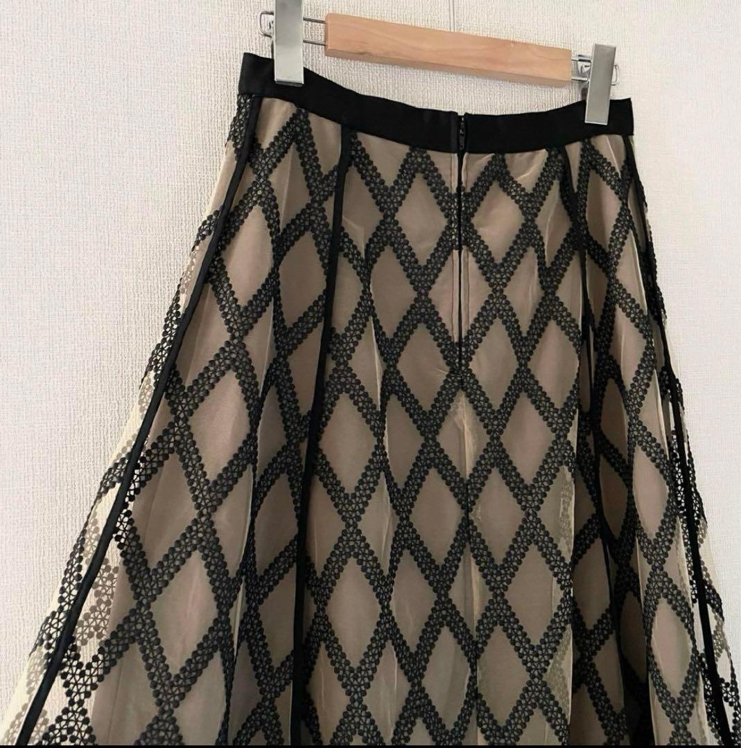 専用です。ANAYI完売品☆ ダイヤエンブロイダリーフレアスカート36サイズ美品