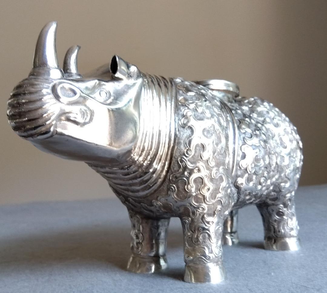 北京工芸品公司　銀製　錯金銀雲紋銅犀尊　酒器