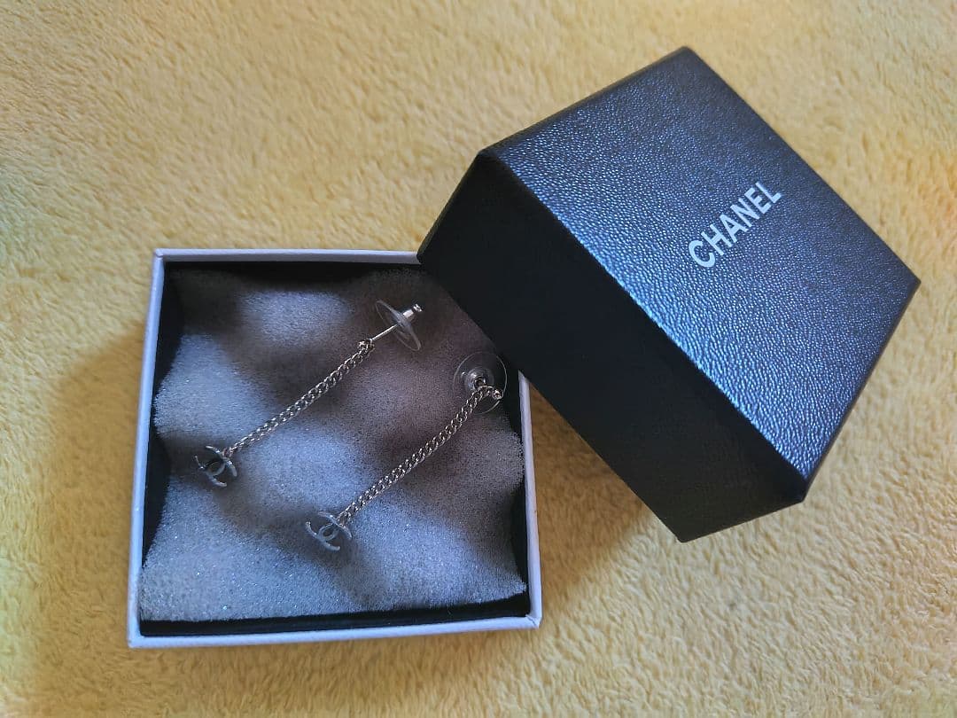 美品✩CHANEL シルバー チェーンピアス