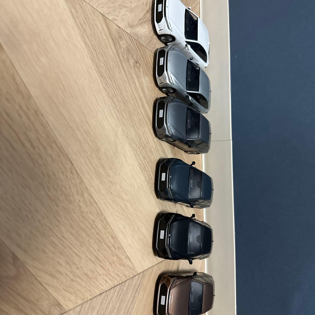 クラウンセダン　色見本　ミニカー