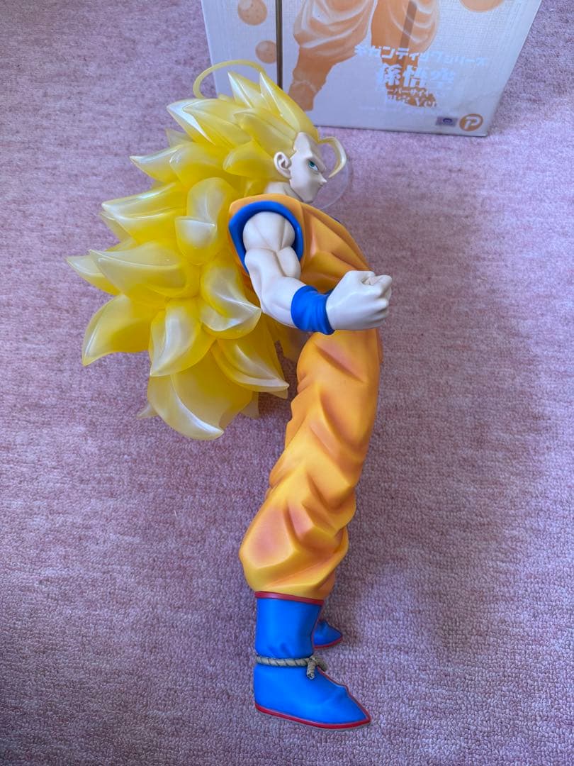 x-plus ギガンティックシリーズ　孫悟空　スーパーサイヤ人3 限定ver