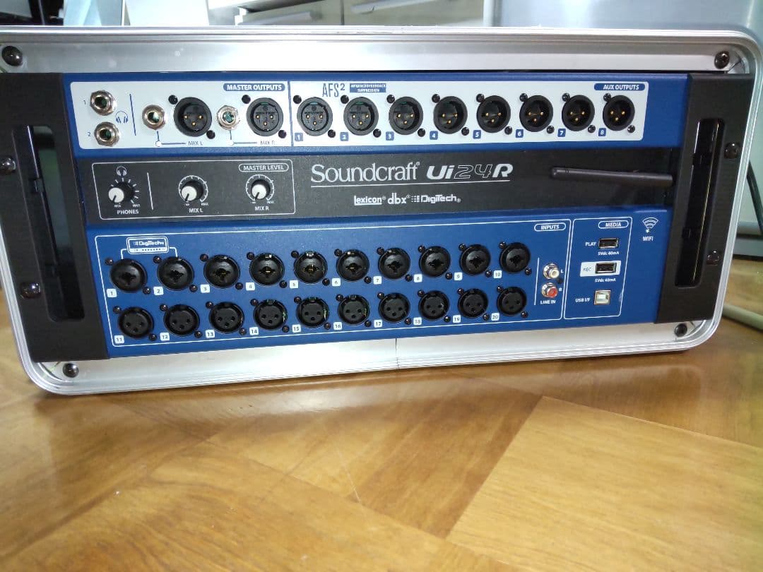 S*a様 Soundcraft Ui24R デジタルミキサー