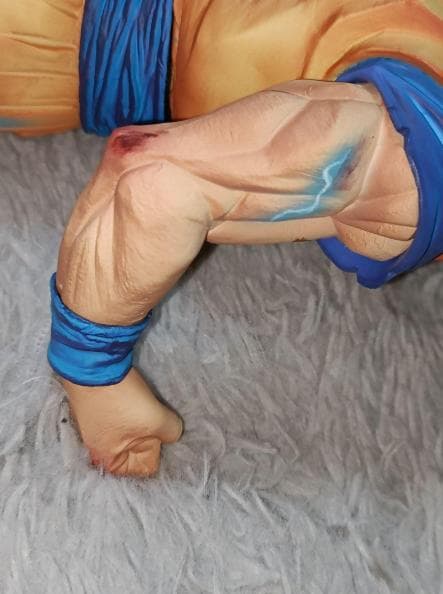 ドラゴンボール 孫悟空 超サイヤ人2 フィギュア改造 リペイント2D