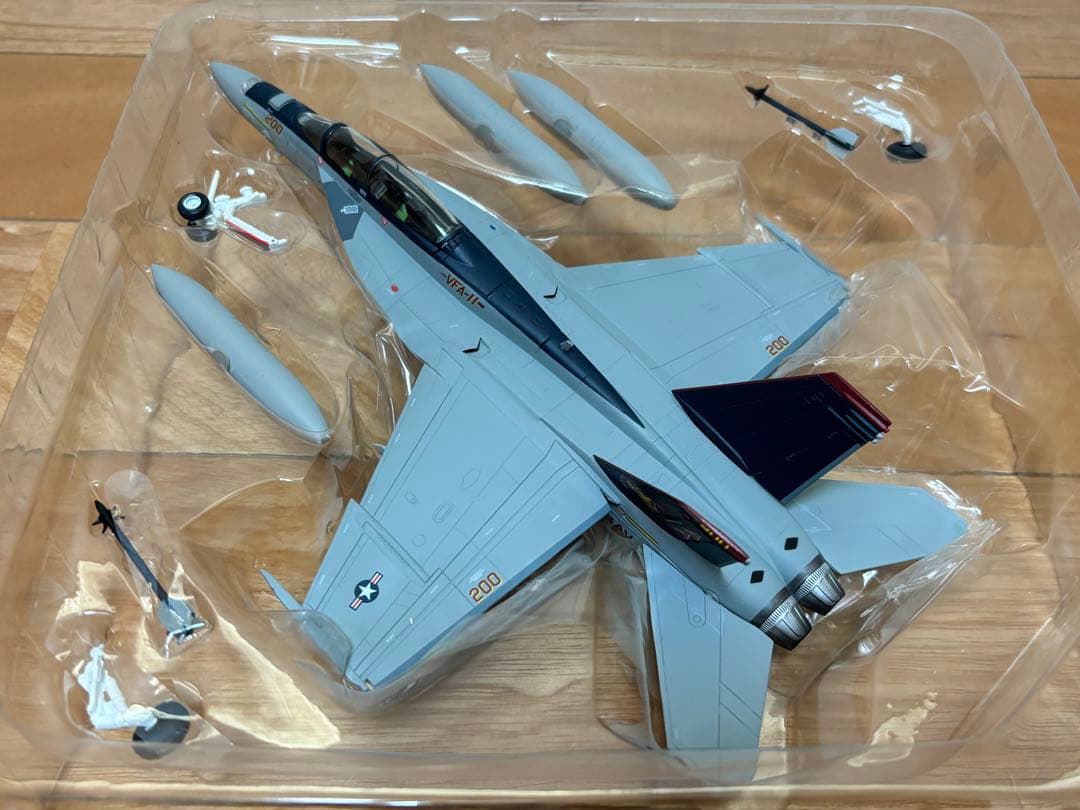 ドラゴン 1/72 F/A-18F SUPER HORNET VFA11 訳あり