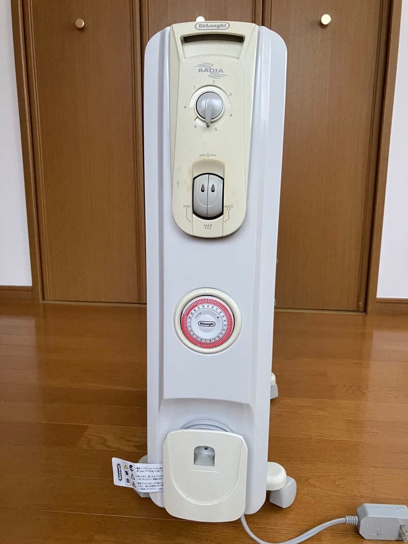 デロンギ　オイルヒーター　L字型フィン