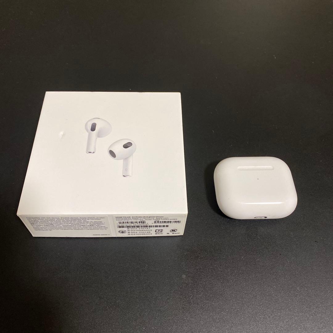 AirPods （第3世代）本体 ホワイト 充電ケース付き
