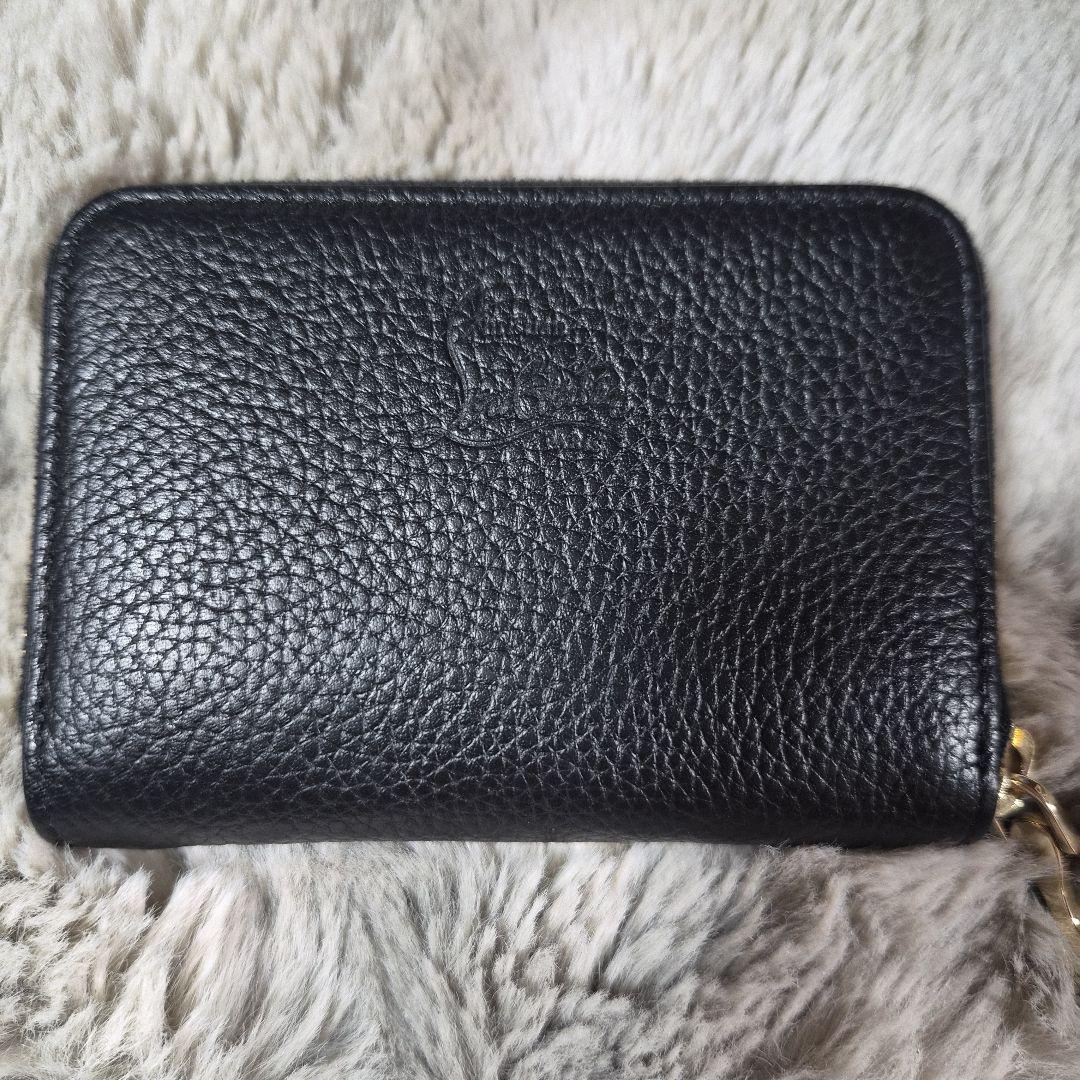 ルブタン　ケース