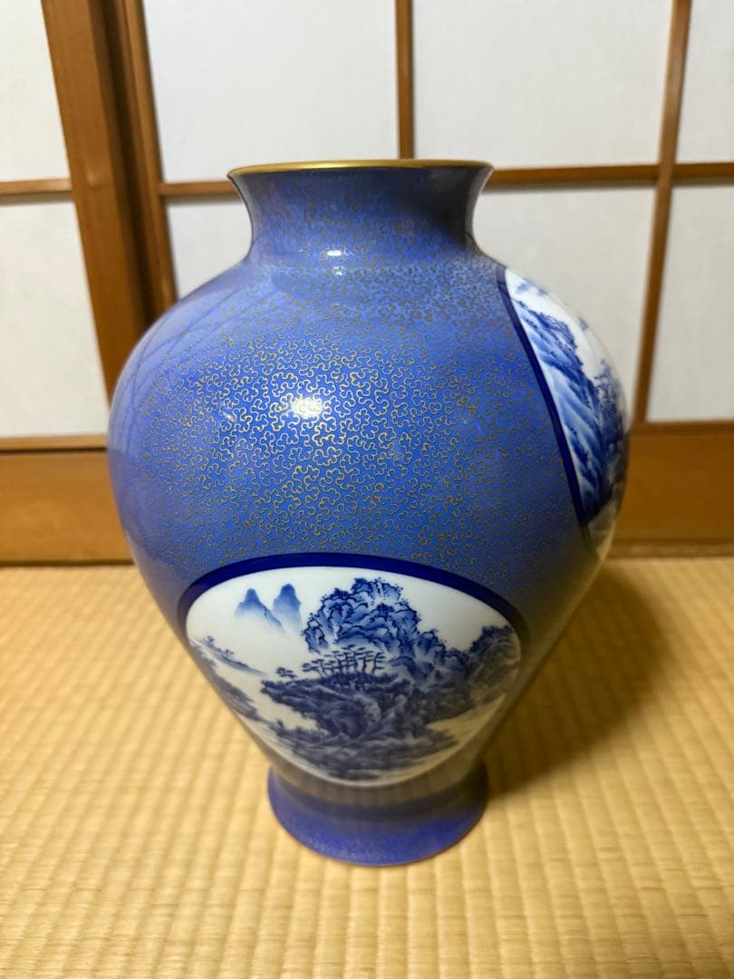 香蘭社　有田焼　三陶園　アンティーク　青色 陶器製 つぼ型花瓶