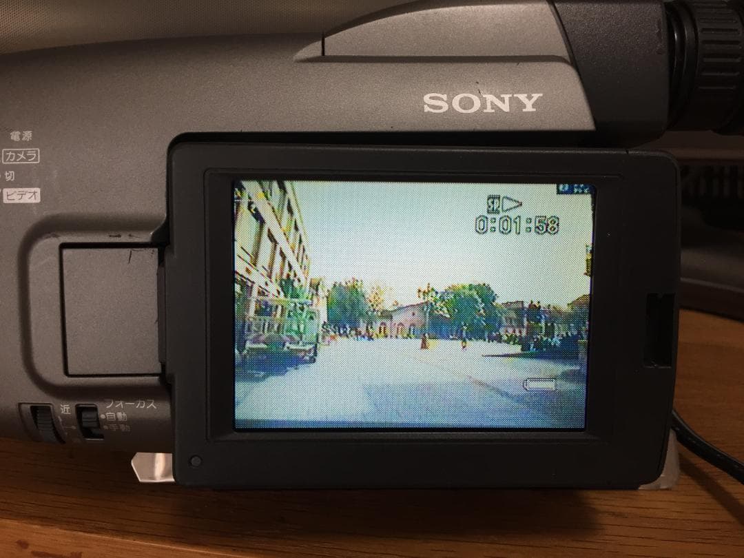 撮影再生ダビングOK　SONY　CCD-TRV513　付属品有　Video8