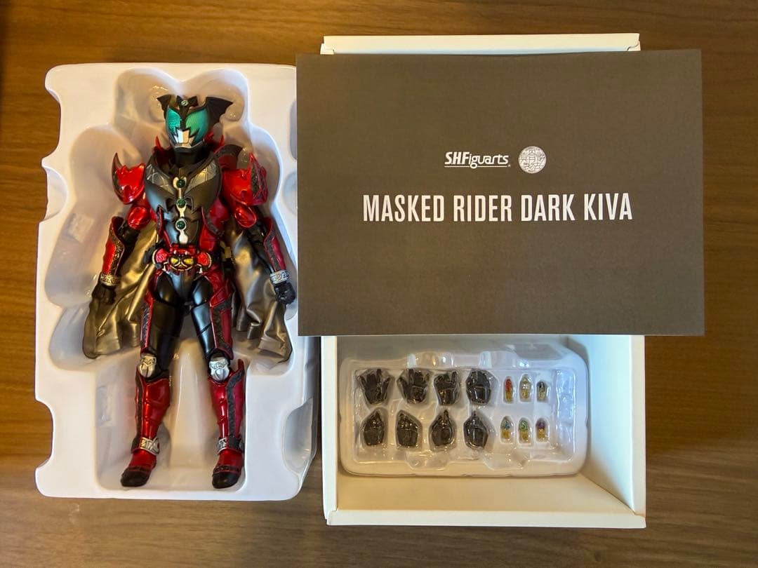 S.H.フィギュアーツ 真骨彫製法 仮面ライダーダークキバ