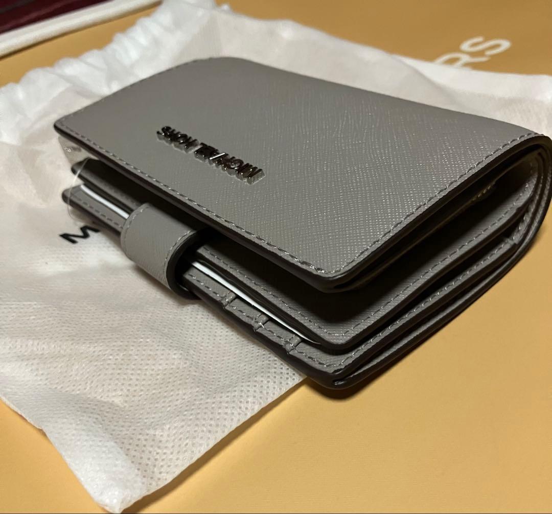 マイケルコース 二つ折り財布【新品•未使用品】年内発送12/30まで