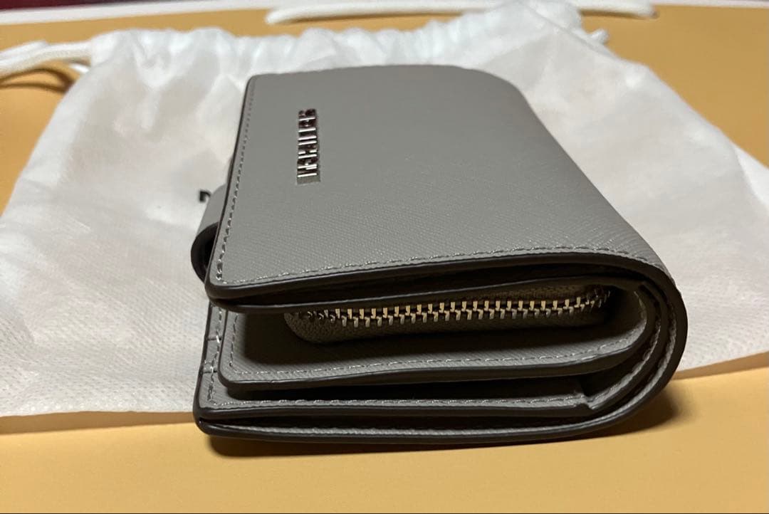 マイケルコース 二つ折り財布【新品•未使用品】年内発送12/30まで