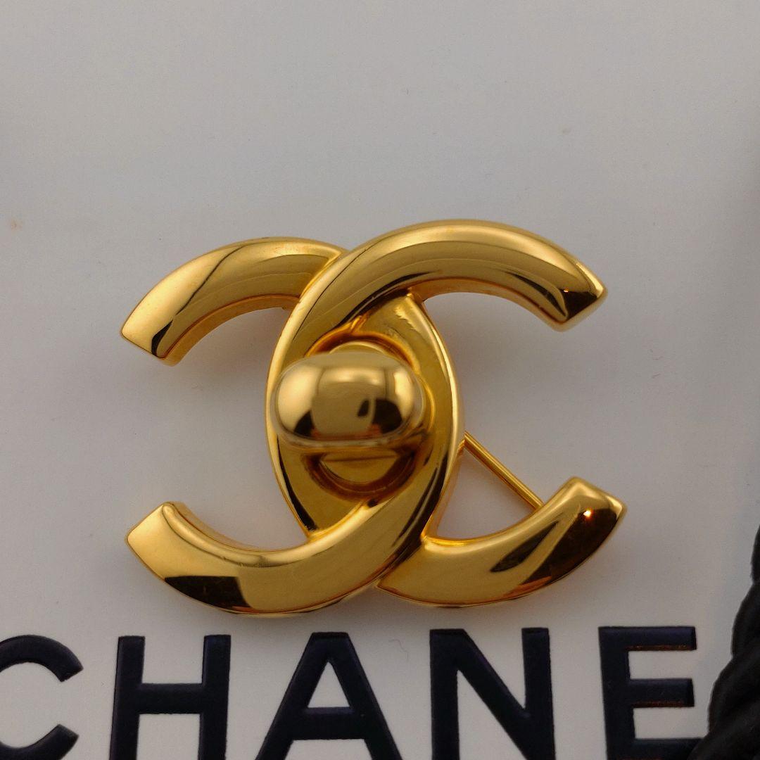 美品CHANELブローチ