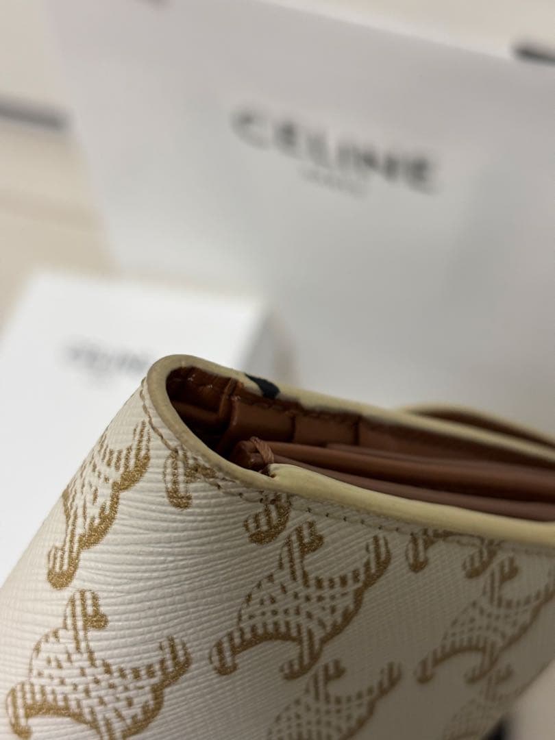 た*ぽ様 CELINE 三つ折り財布 ホワイト・ゴールド