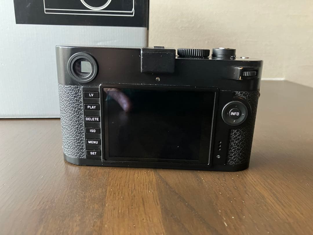 ライカ M-P240ブラックペイント 予備バッテリー　レザーケース