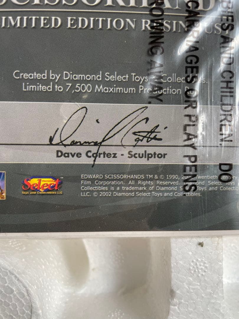 シザーハンズ ジョニーデップ ウィノナライダー クリスマス statue