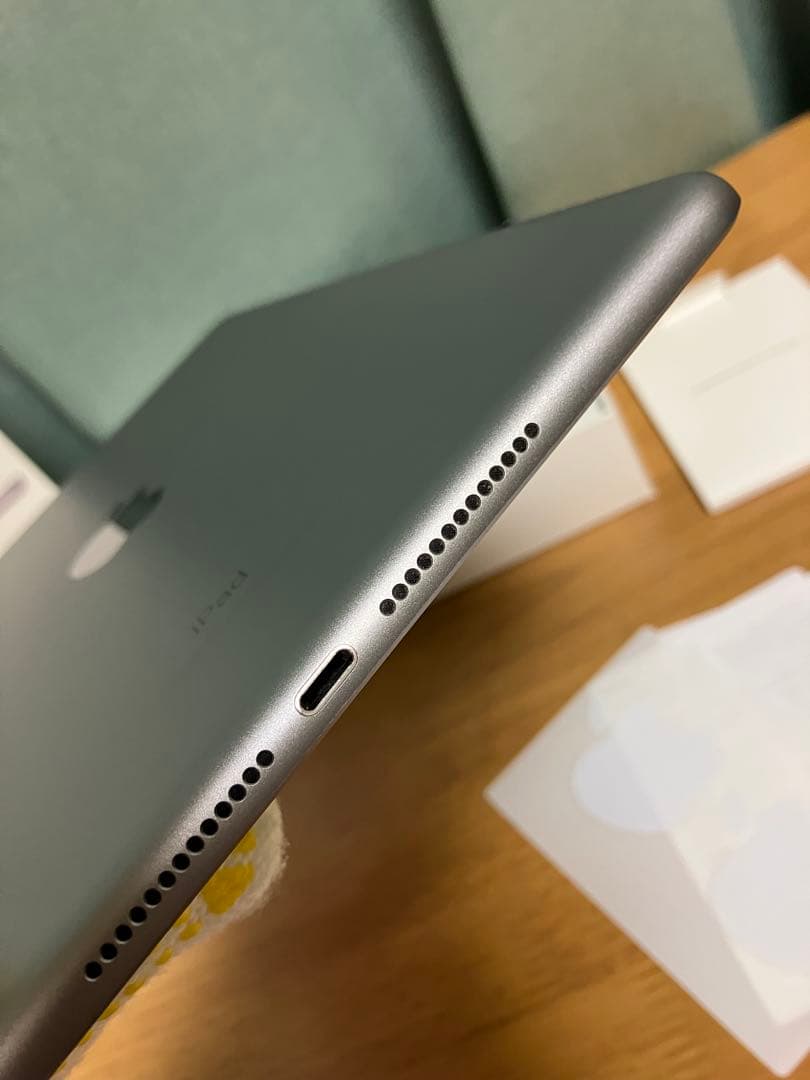 【美品】第6世代　iPad スペースグレイ　Wi-Fi 32GB シートシール付