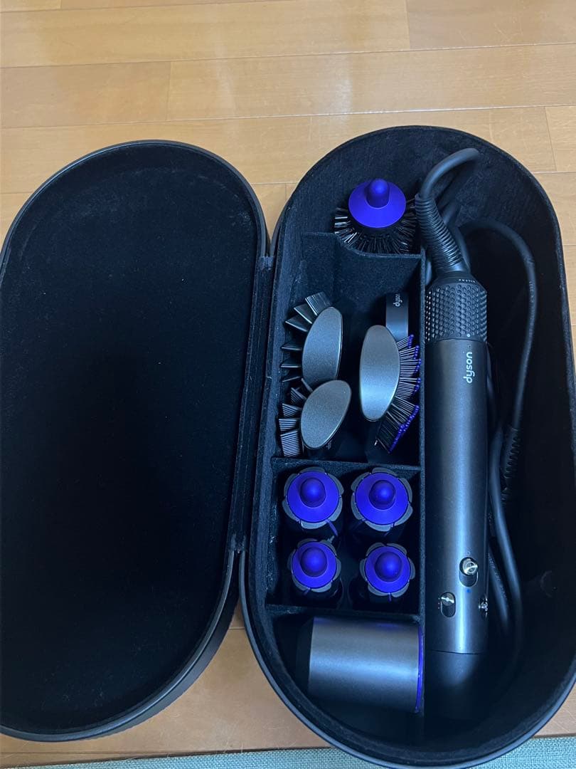 【1日限定値下げ】Dyson ヘアドライヤー アタッチメント付き