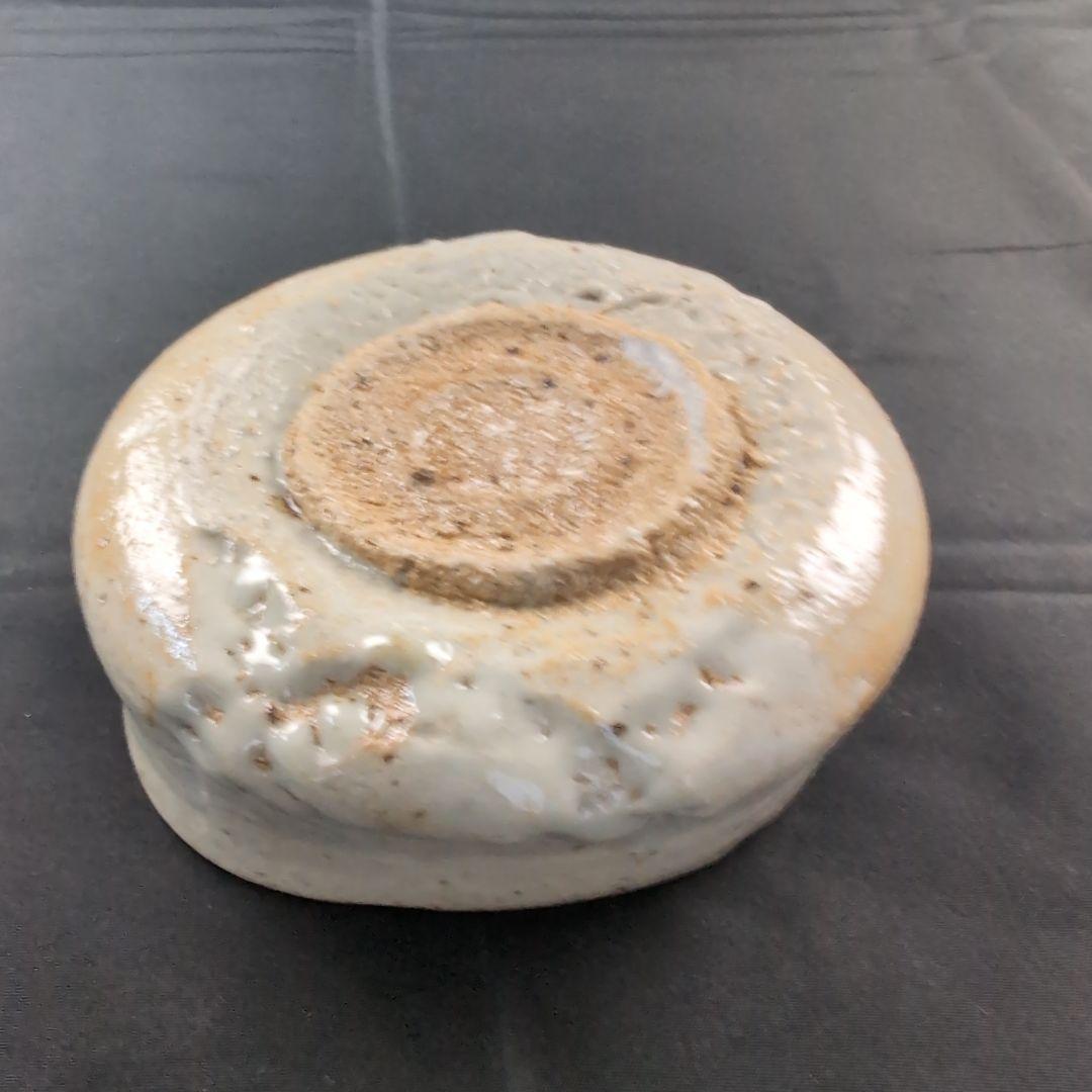 西岡小十 氏作 馬盥彫唐津茶碗 唐津茶碗 馬盥茶碗 白磁茶碗 合わせ箱付き