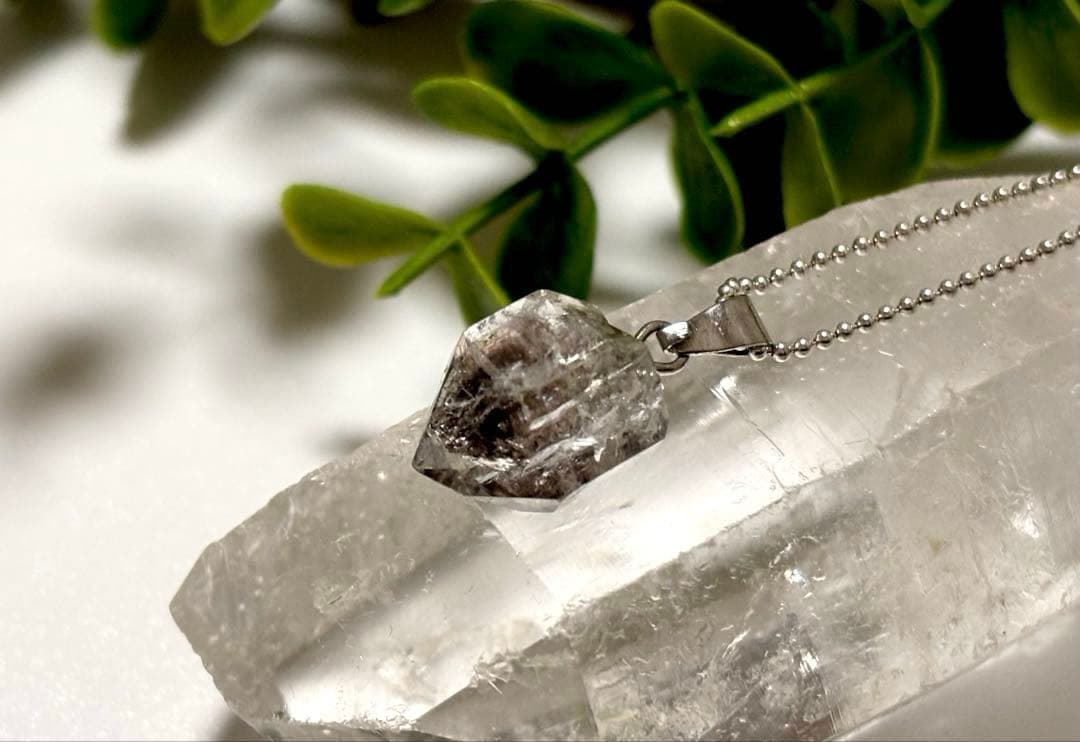 究極品質　奇跡のドリームストーン　幻のアルティメイトハーキマーダイヤモンドのPT