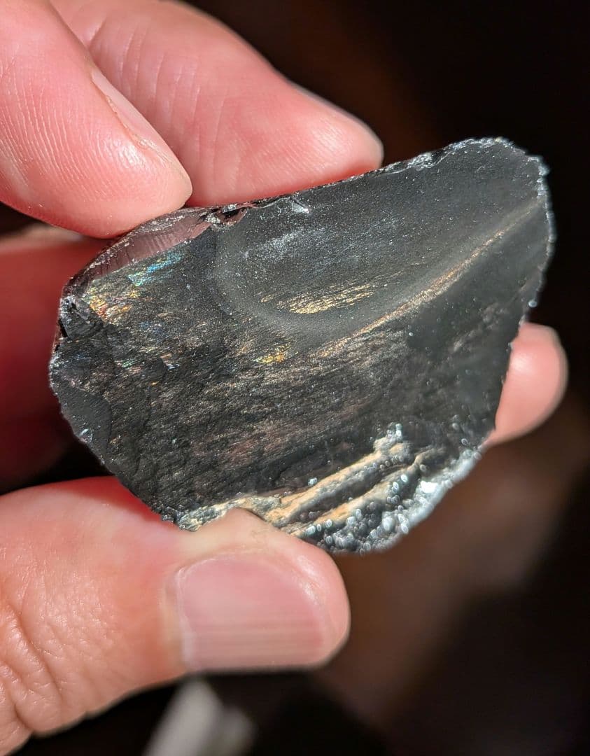 原石　十勝石玲瓏　ゴールデンレインボーオブシディアン