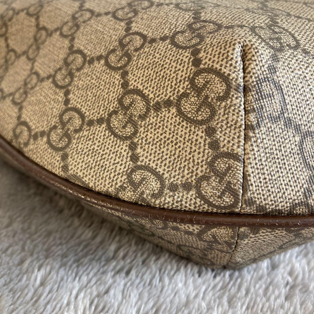 Gucci GGモノグラム ショルダーバッグ