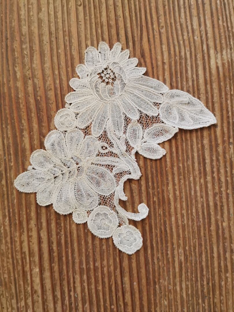 アンティーク 大輪のポワンドローズ 両面ガラス木製フレーム付き