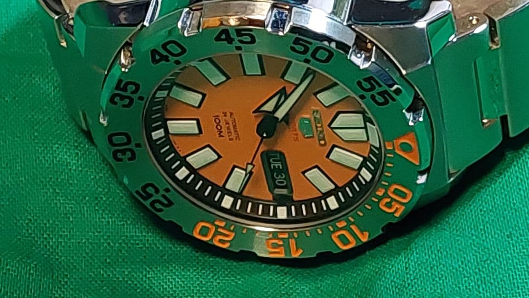 b*n様 SEIKO スポーツ5自動巻き 腕時計 オレンジ 100m防水