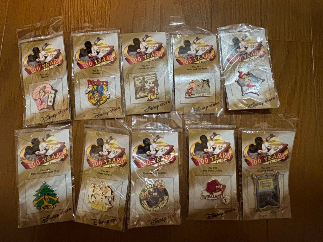ディズニーストア　ウォルトディズニー生誕100周年　ピンバッジ全100個