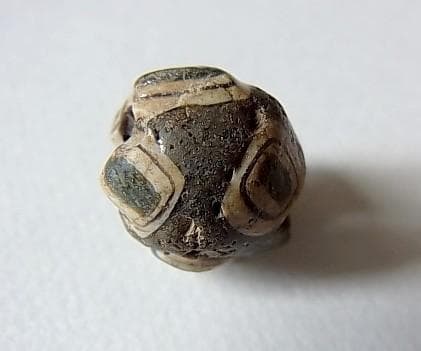 ★G2702★古代とんぼ玉 (A46)リアル！ 重層　8個の眼文　ガラスビーズ